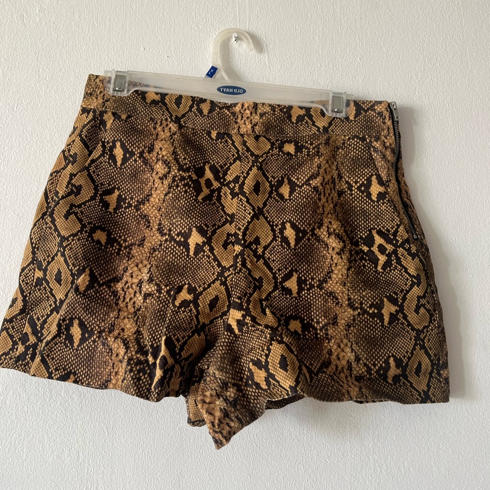 Zara snake pattern short